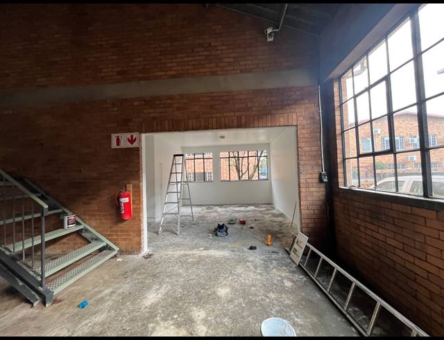 619M² WAREHOUSE TO LET IN EASTLEIGH